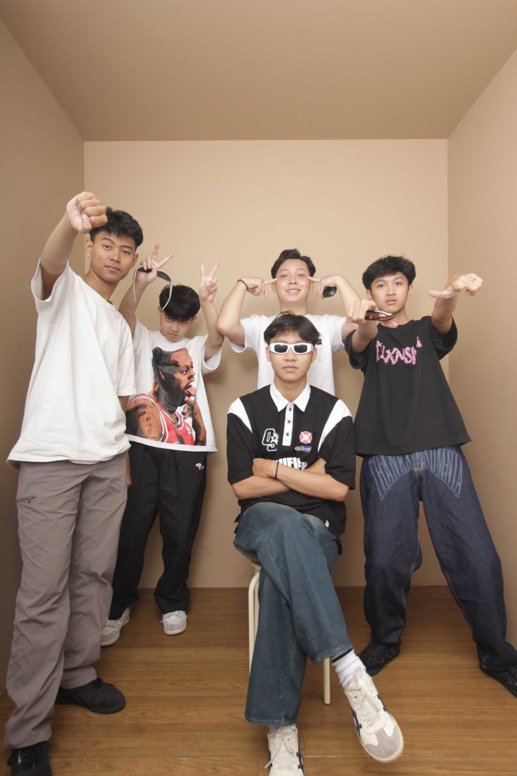 Box 3 Mustard — photobox Fotohokkie Big Box Mall BTM Bogor, Bogor