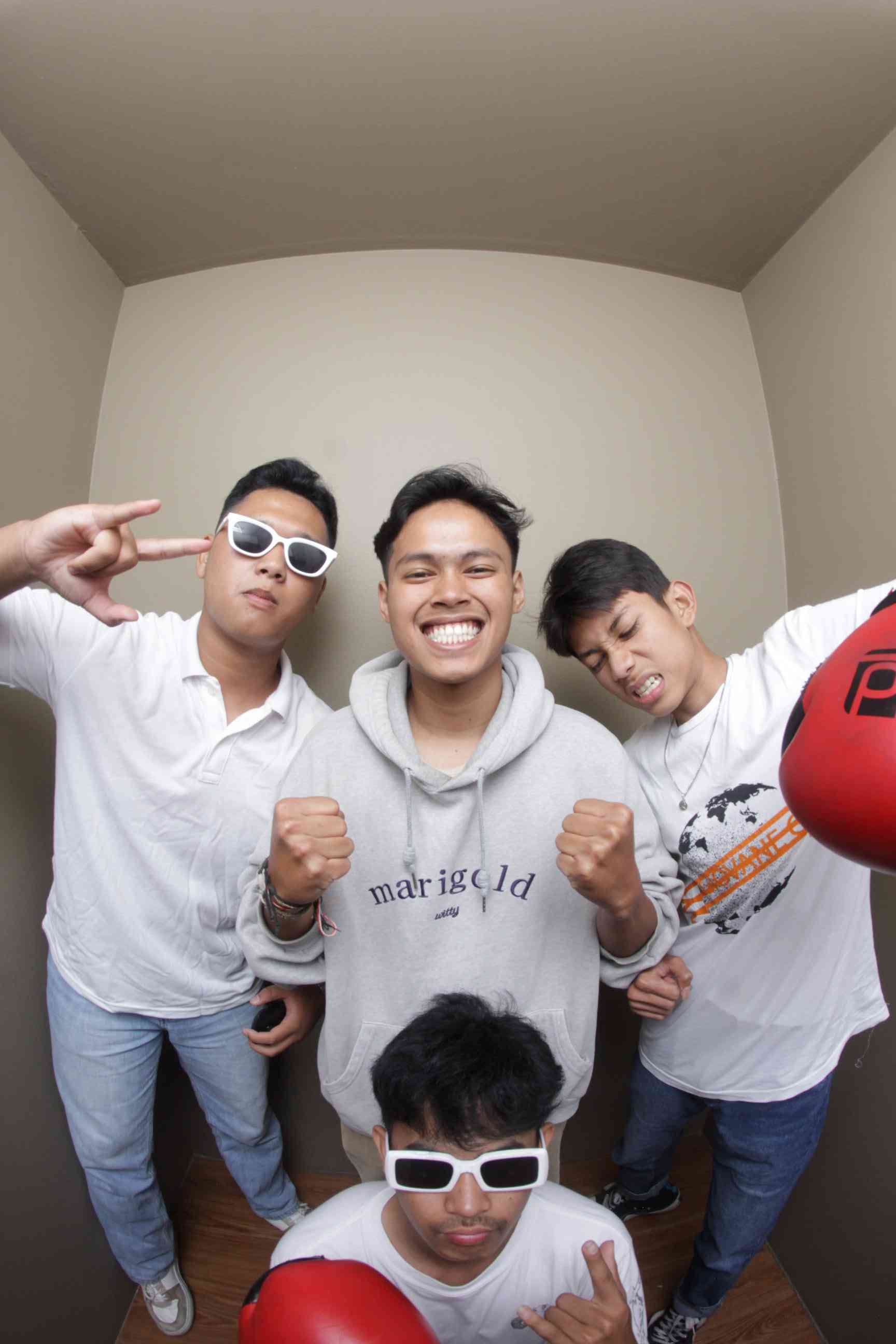 Box 2 Firewood — photobox Fotohokkie Pondok Indah Mall 3, Jakarta