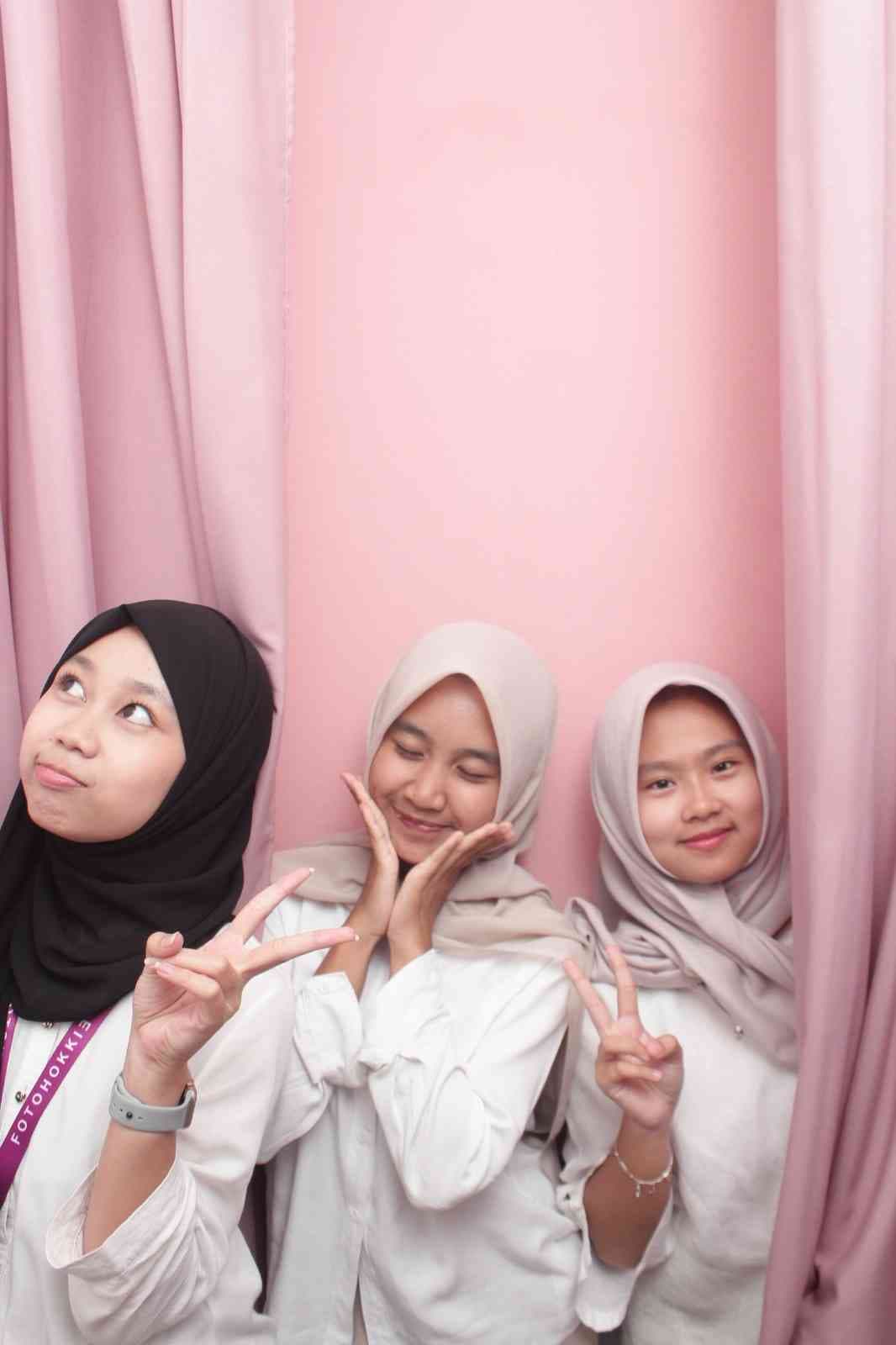 Box 3 Pinky Rose — photobox Fotohokkie Ahmad Yani, Garut