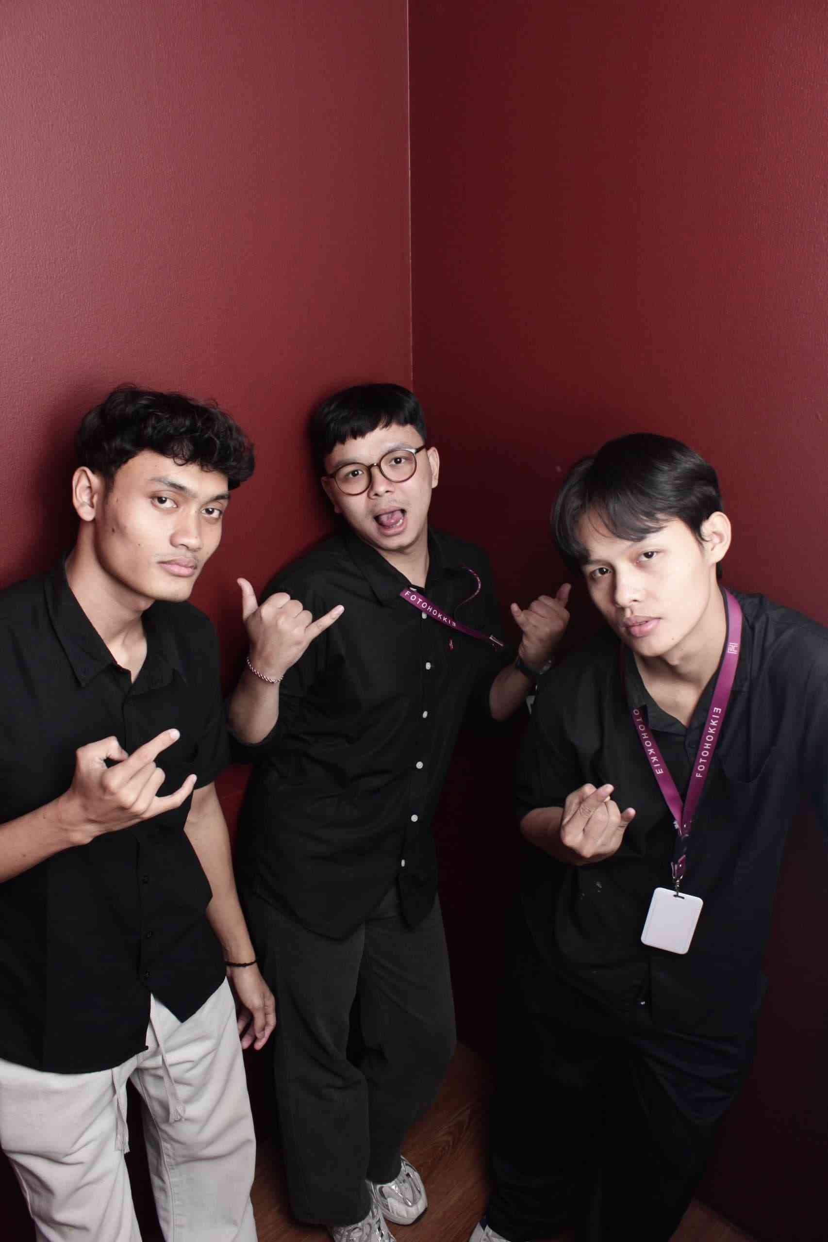 Box 3 Burgundy — photobox Fotohokkie Plaza Blok M, Jakarta